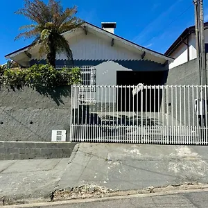 Casa Temporada Próxima Ao Portal Da - Wi-fi - Churrasqueira - Lareira Casa de Férias Campos do Jordão